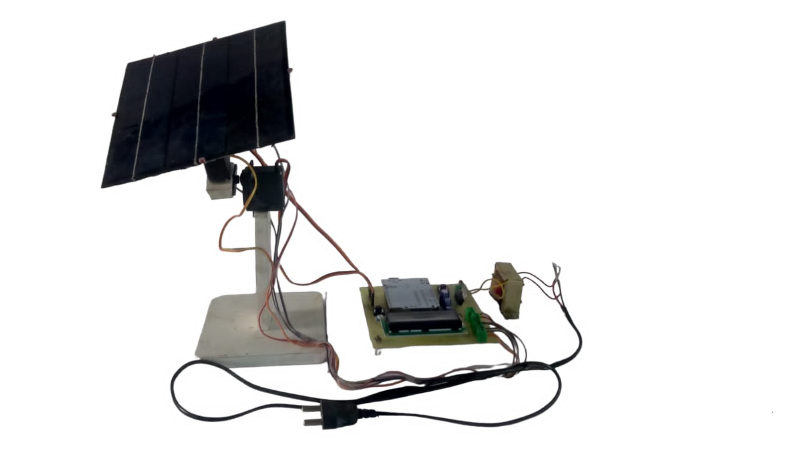 Solar Power Tracking System with Servo Motor
